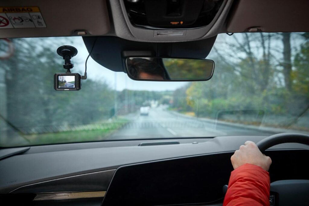OSRAM ROADsight Dash Cam 1080P HD Display 110° Wide Angle G-Sensor 30fps Micro SD Card Slot
