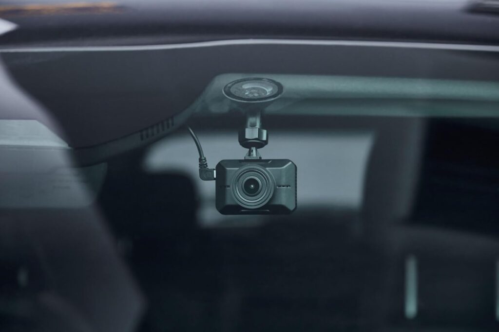 OSRAM ROADsight Dash Cam 1080P HD Display 110° Wide Angle G-Sensor 30fps Micro SD Card Slot